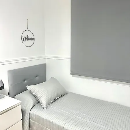 10 Minutos Centro Sevilla, Moderno Y Con Parking Gratis Apartamento Sevilla