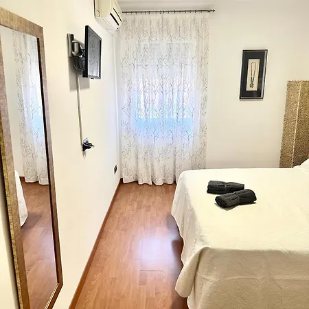 10 Minutos Centro Sevilla, Moderno Y Con Parking Gratis Apartment *
